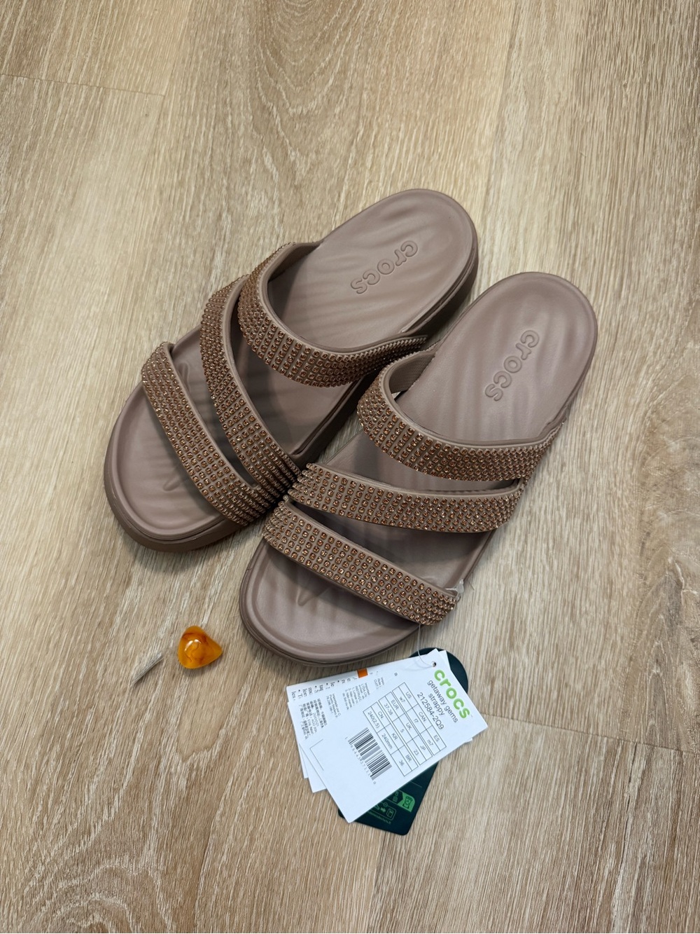 NWT Crocs Getaway Strappy Gems Sandal Size W7 Latte with 1 free jibbitz - Picture 2 of 6